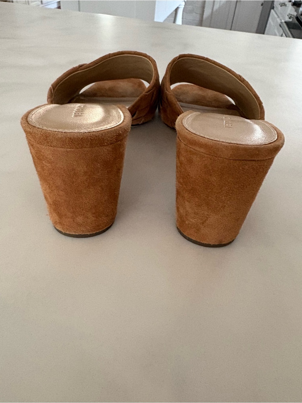 Veronica Beard Kiele Pecan Woven Suede Mule
Size 8.5 - Picture 4 of 4